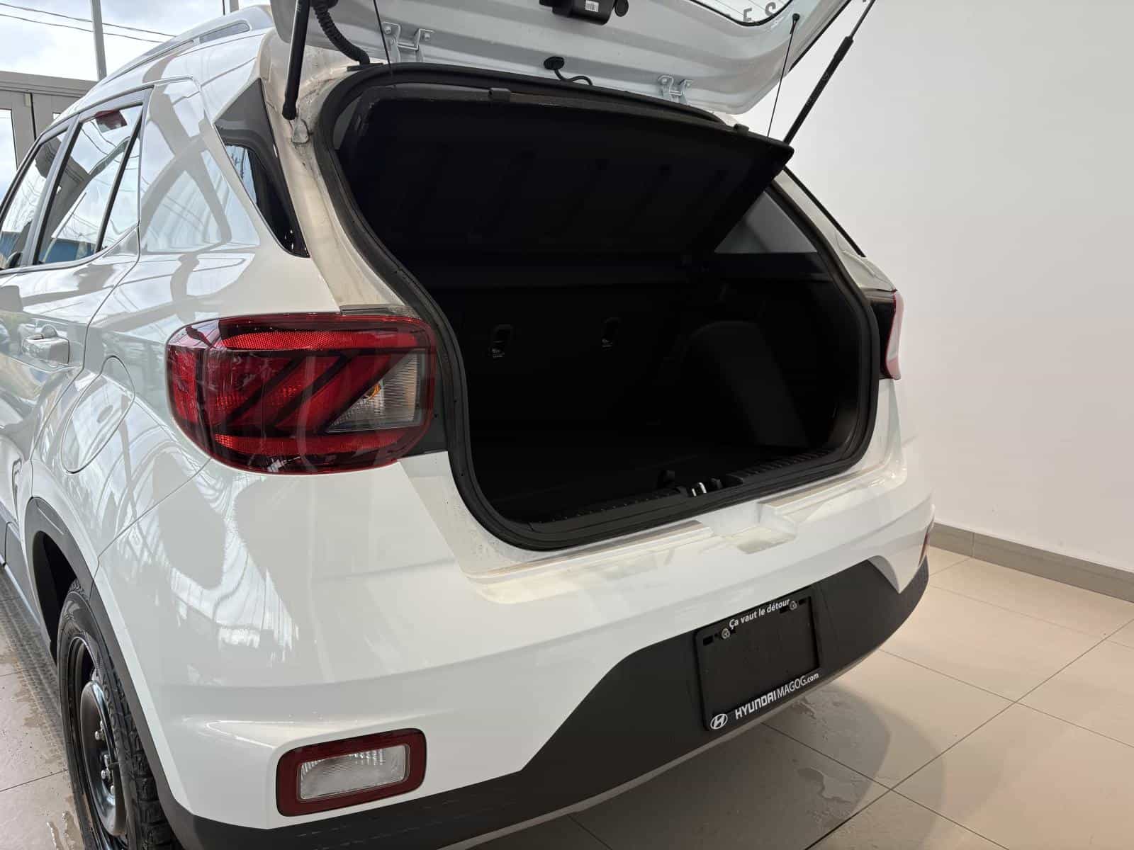 Image 11 Hyundai Venue Preferred 2025