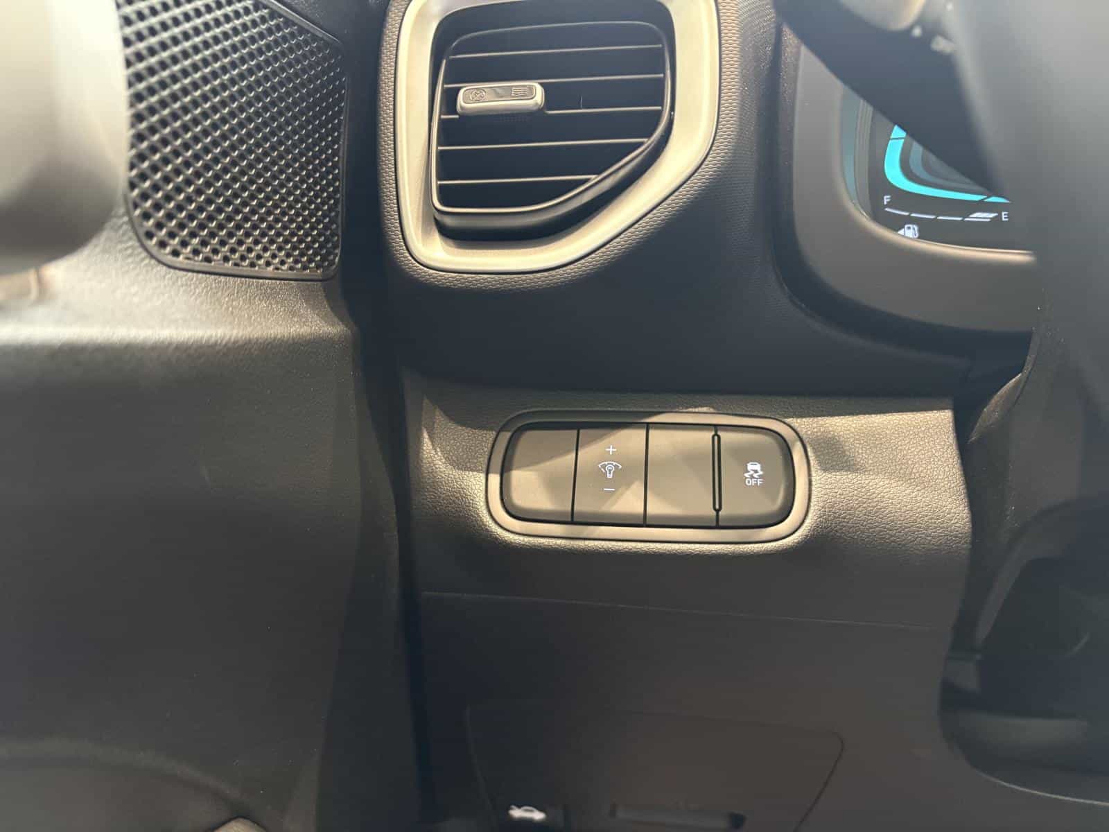 2025 Hyundai Venue Preferred - Image 20