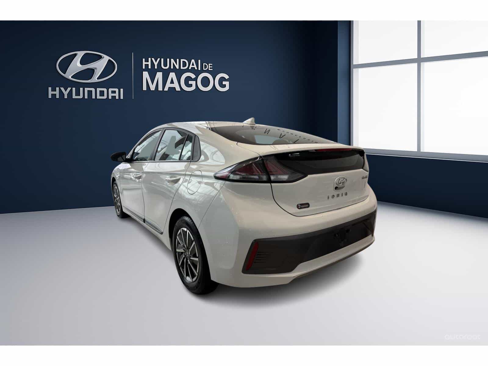 2020 Hyundai Ioniq Preferred - Image 6