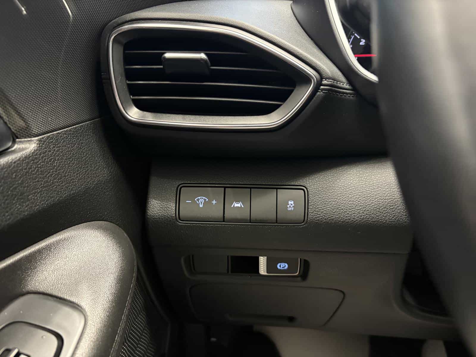 2023 Hyundai Santa Fe Preferred w/Trend - Image 21