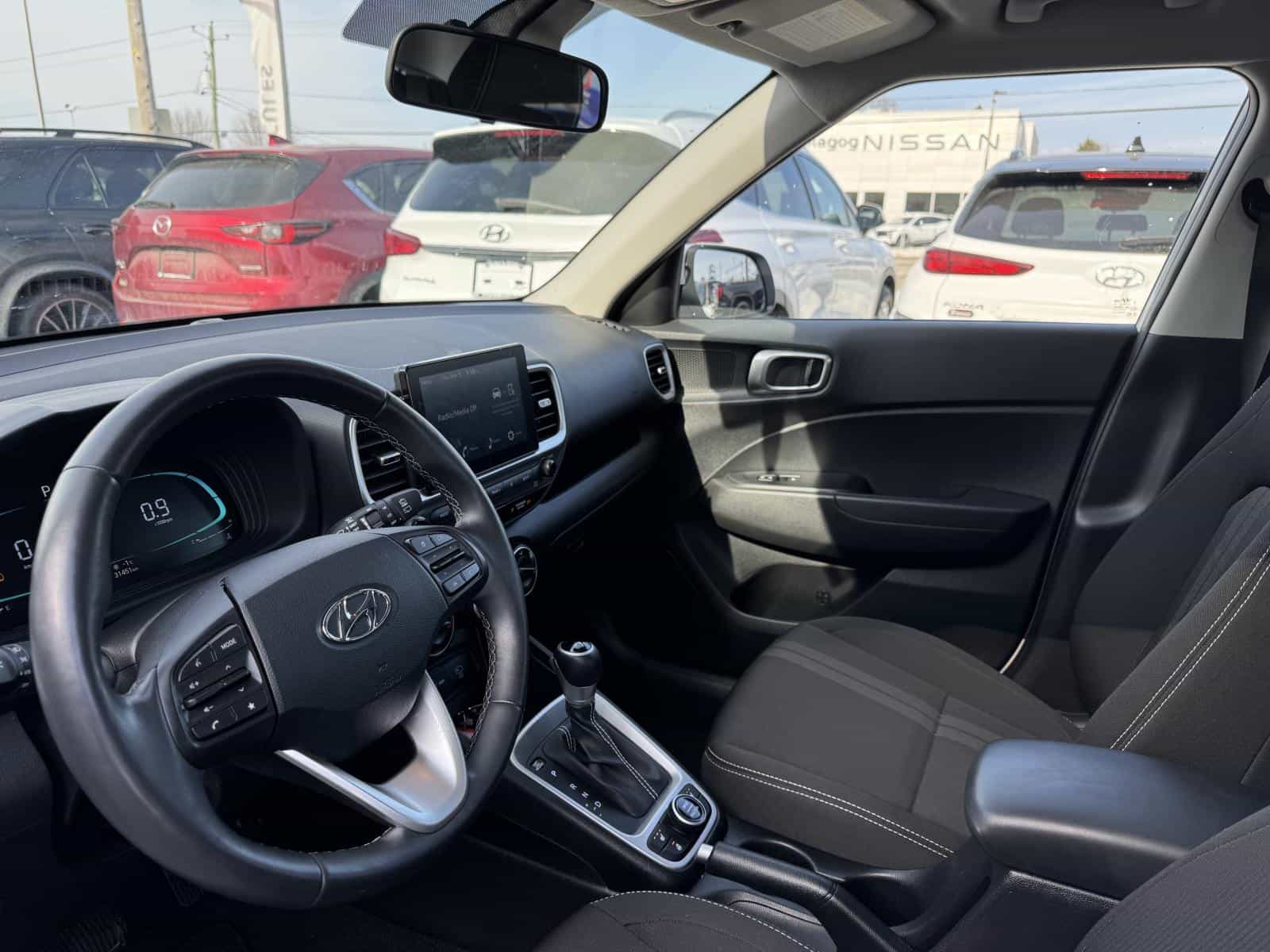 2025 Hyundai Venue Preferred - Image 9