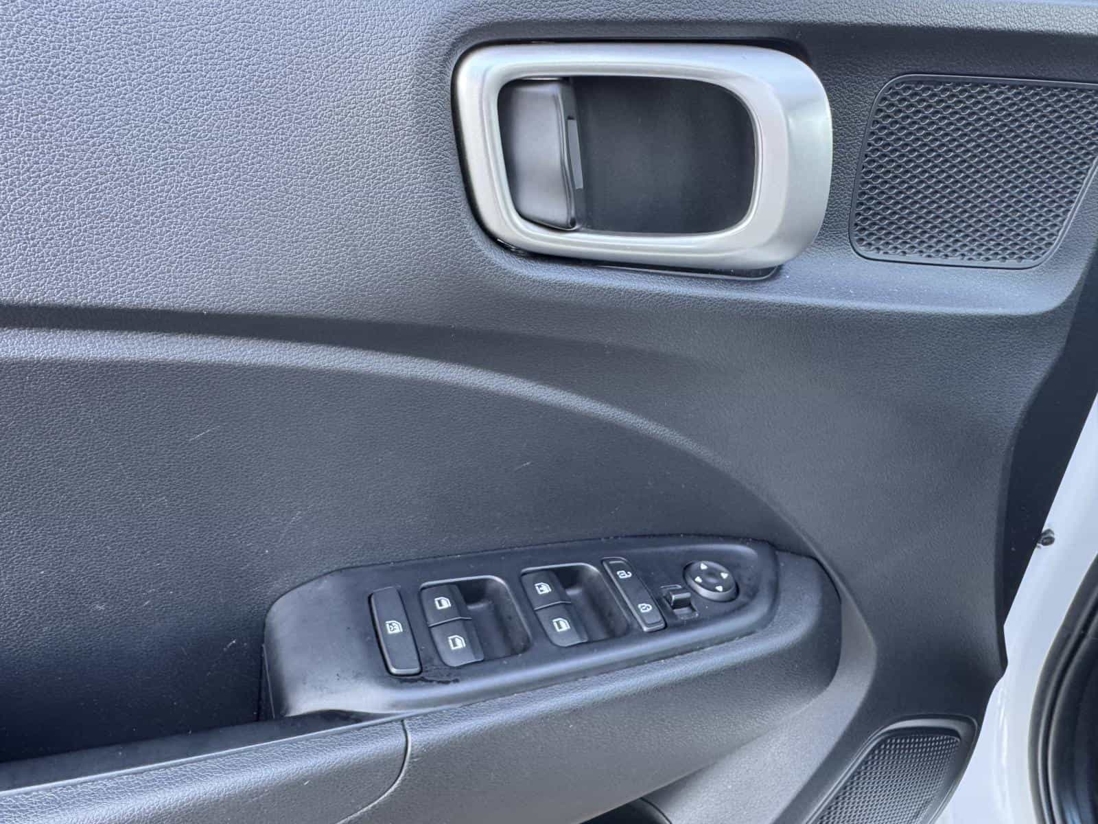 Image 10 Hyundai Venue Preferred 2025