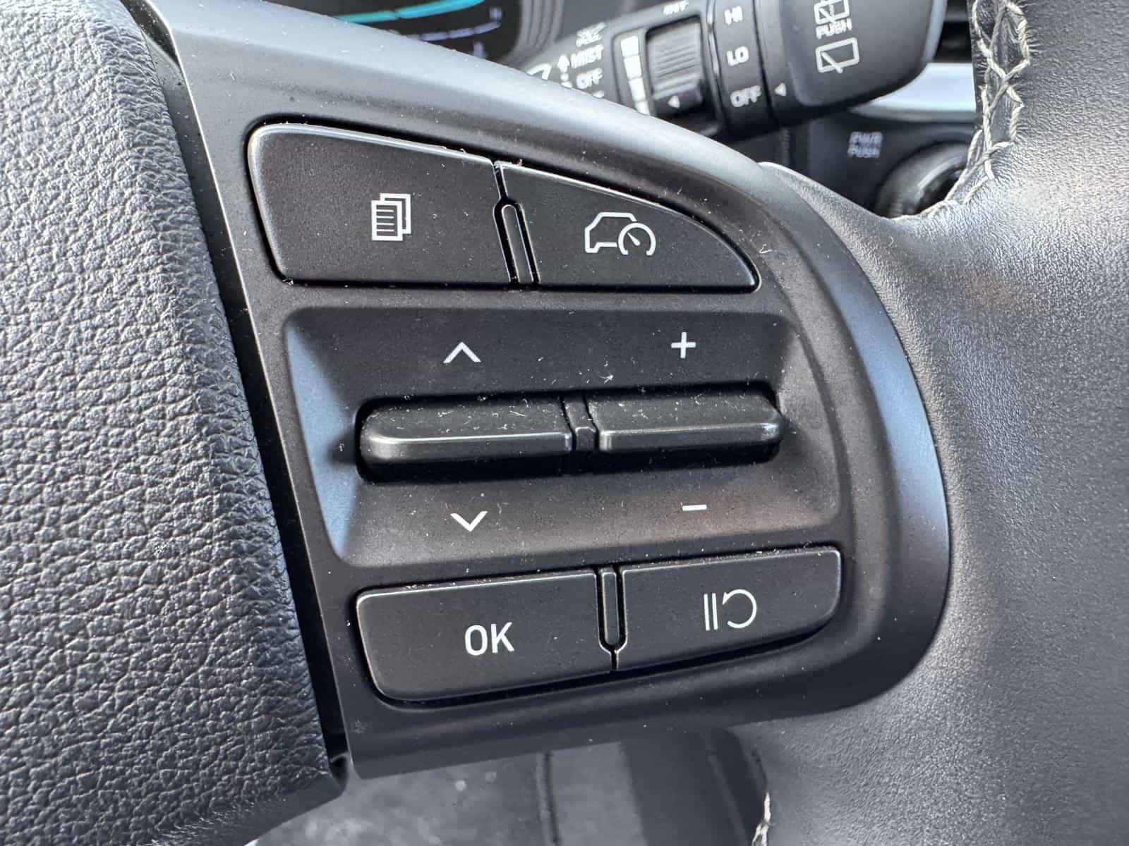 2025 Hyundai Venue Preferred - Image 16