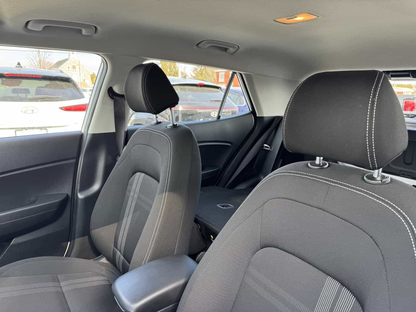 2025 Hyundai Venue Preferred - Image 12