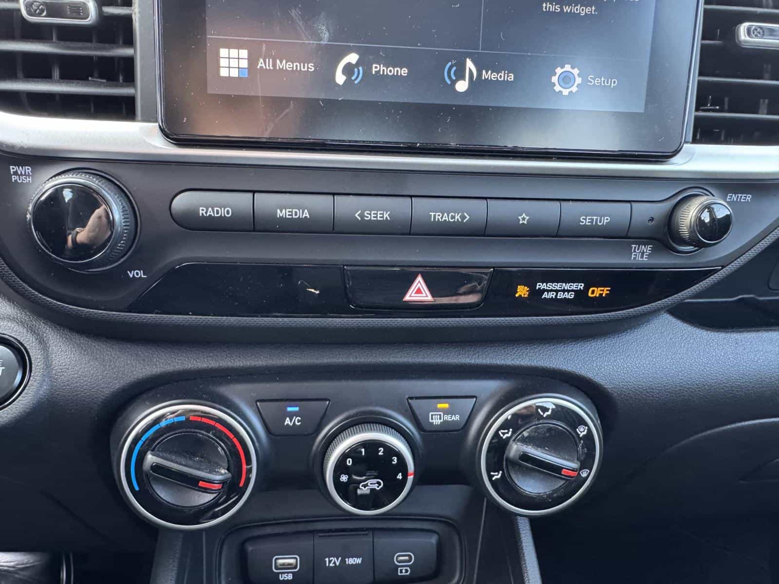 2025 Hyundai Venue Preferred - Image 19