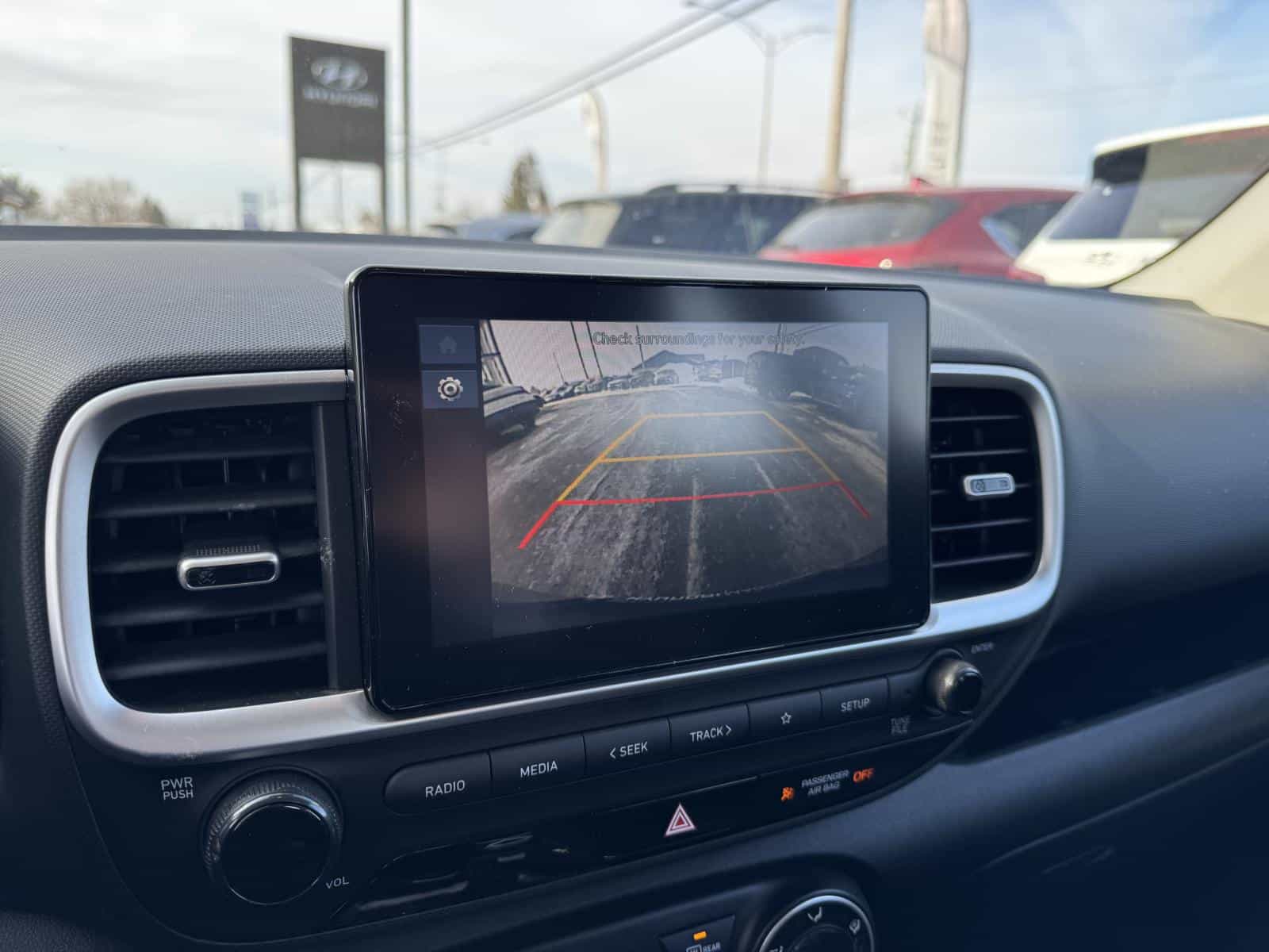 2025 Hyundai Venue Preferred - Image 18