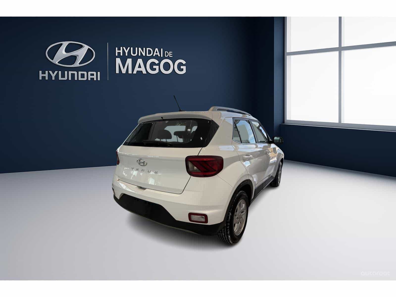 2025 Hyundai Venue Preferred - Image 4