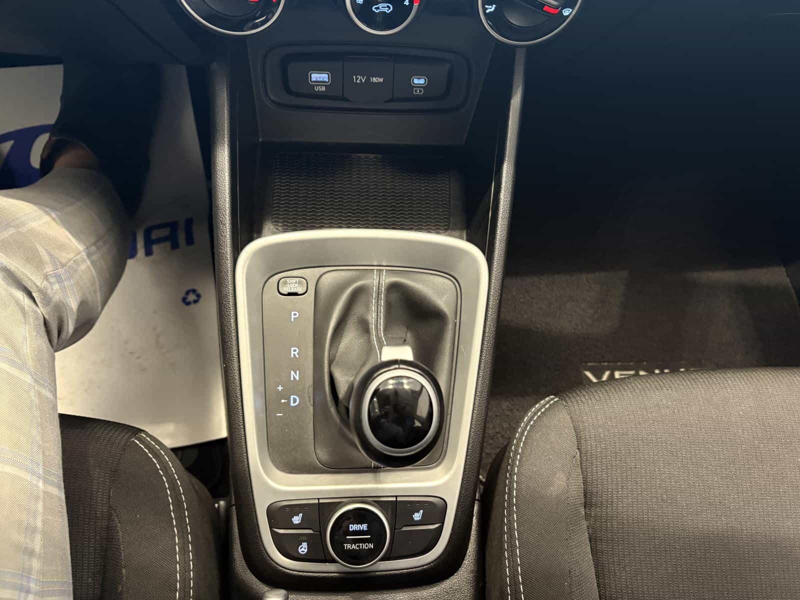 2025 Hyundai Venue Preferred - Image 19