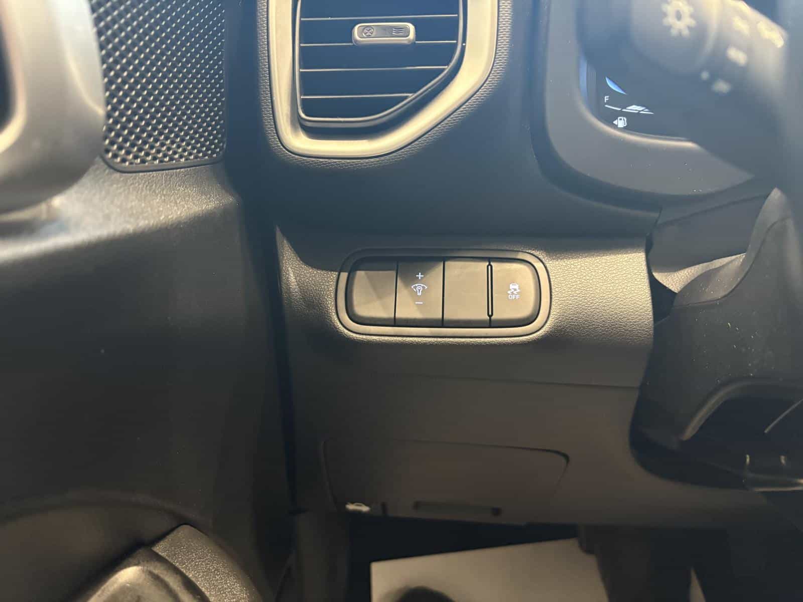 2025 Hyundai Venue Preferred - Image 22