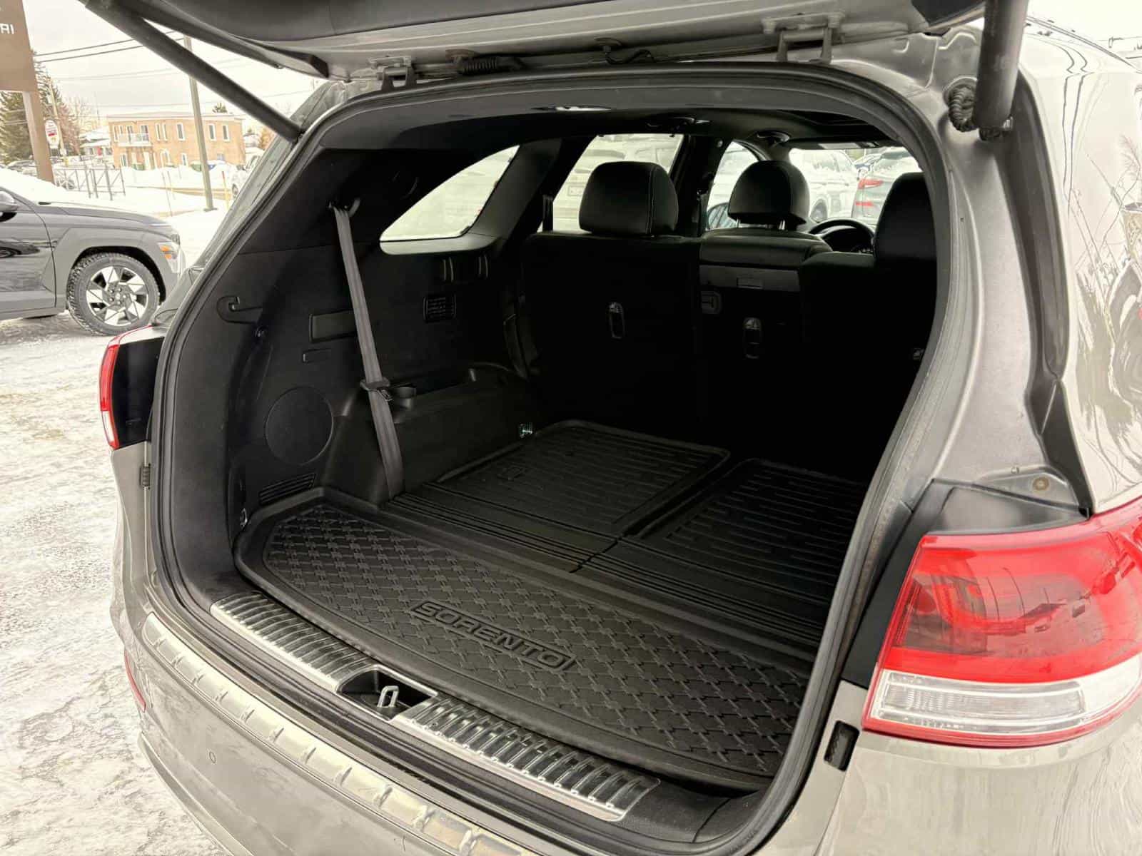 2018 Kia Sorento SX-L - Image 18