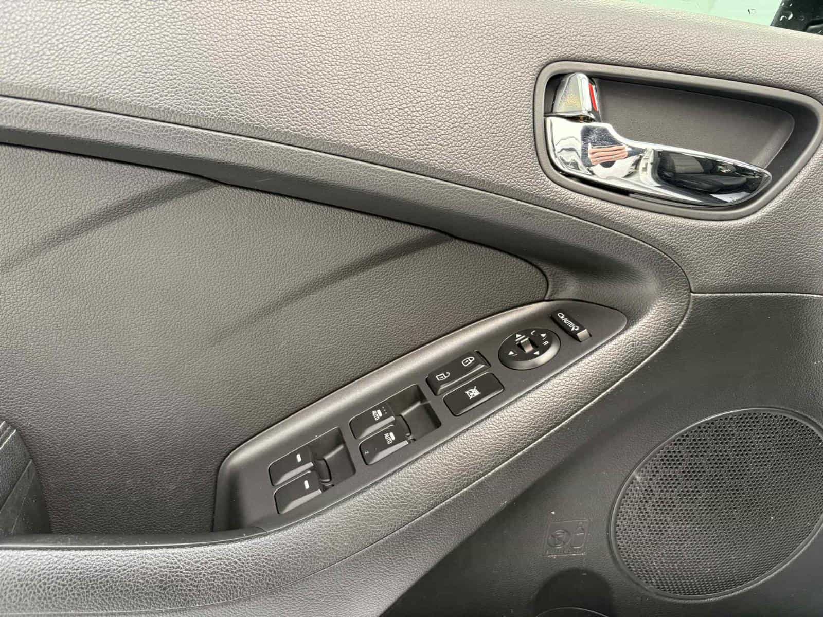 2016 Kia Forte EX - Image 7