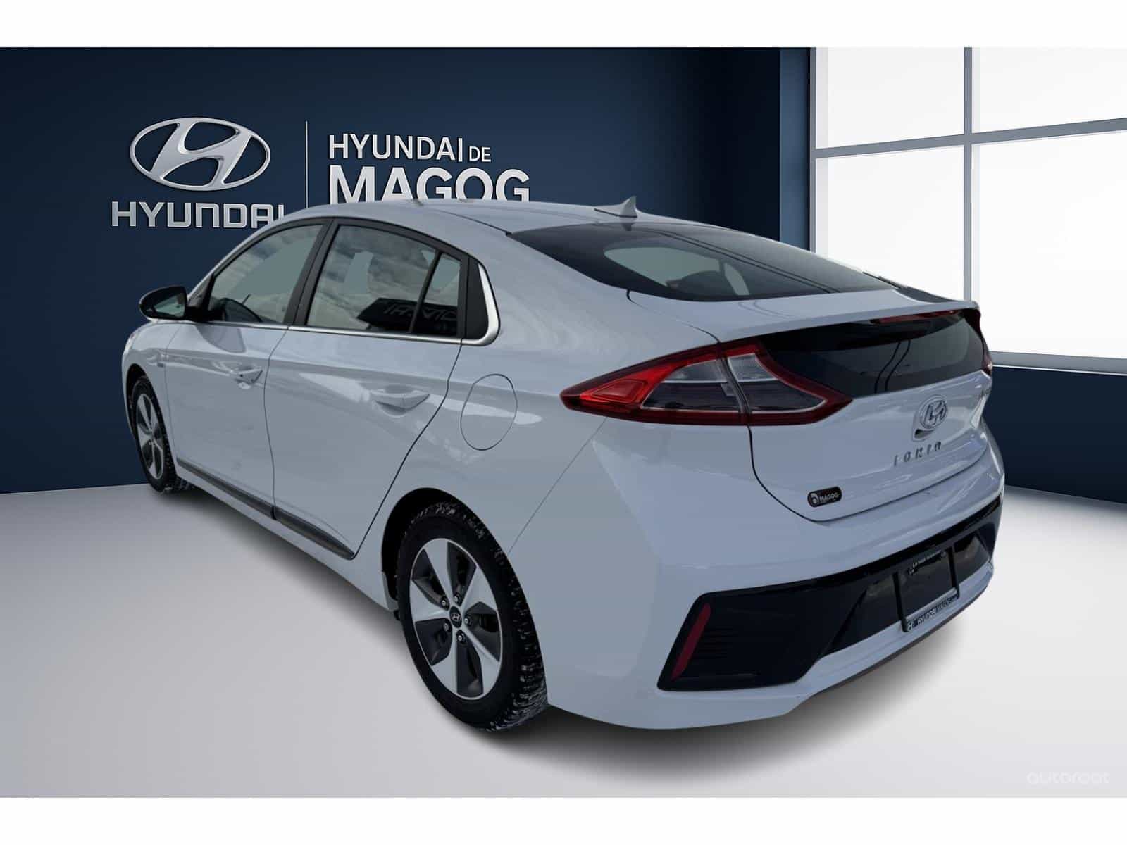2019 Hyundai Ioniq Preferred - Image 4