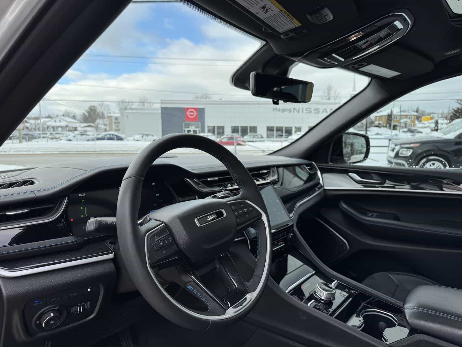 2022 Jeep Grand Cherokee Trailhawk 4XE - Image 11