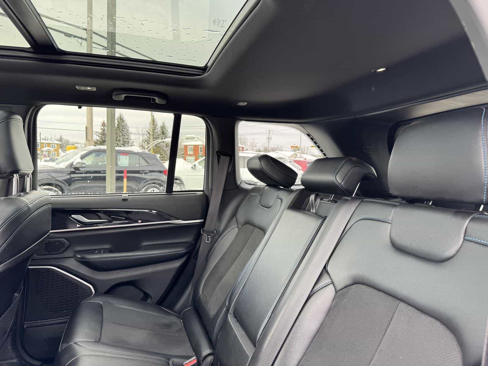 2022 Jeep Grand Cherokee Trailhawk 4XE - Image 17