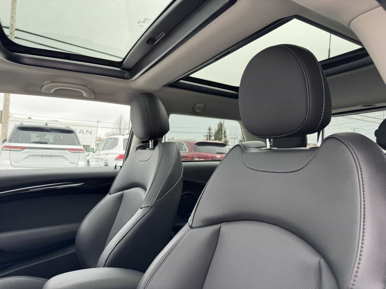 2022 Mini Hatchback Cooper S - Image 13