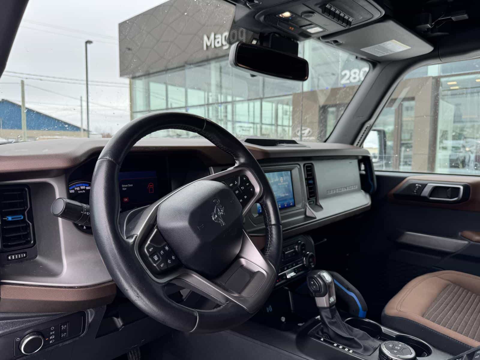 2021 Ford Bronco Outer Banks - Image 11