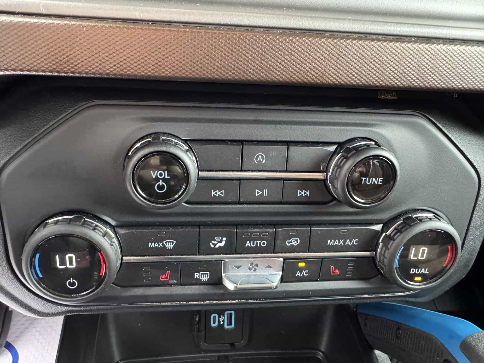 2021 Ford Bronco Outer Banks - Image 22