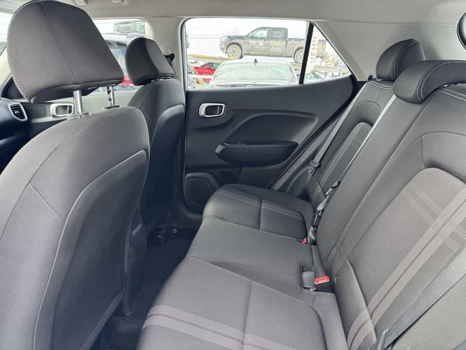 2022 Hyundai Venue Preferred - Image 21