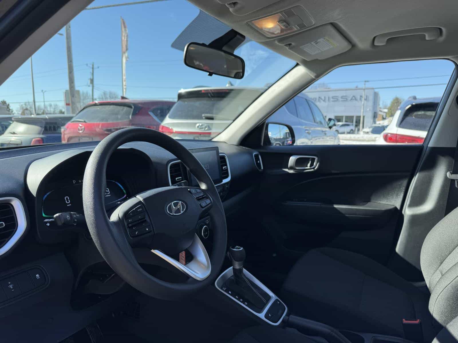 2023 Hyundai Venue Essential - Image 8
