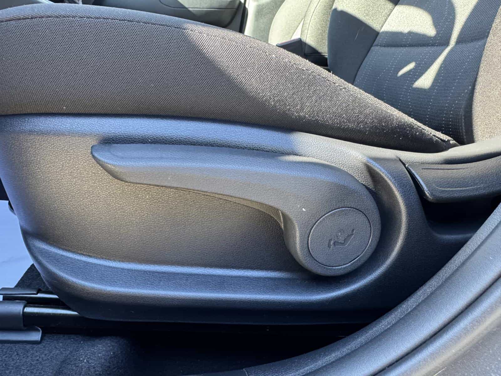 2023 Hyundai Venue Essential - Image 10