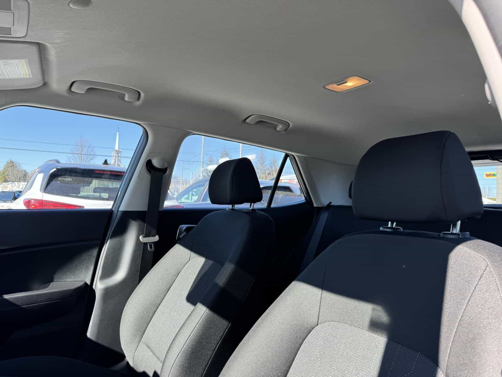 2023 Hyundai Venue Essential - Image 11