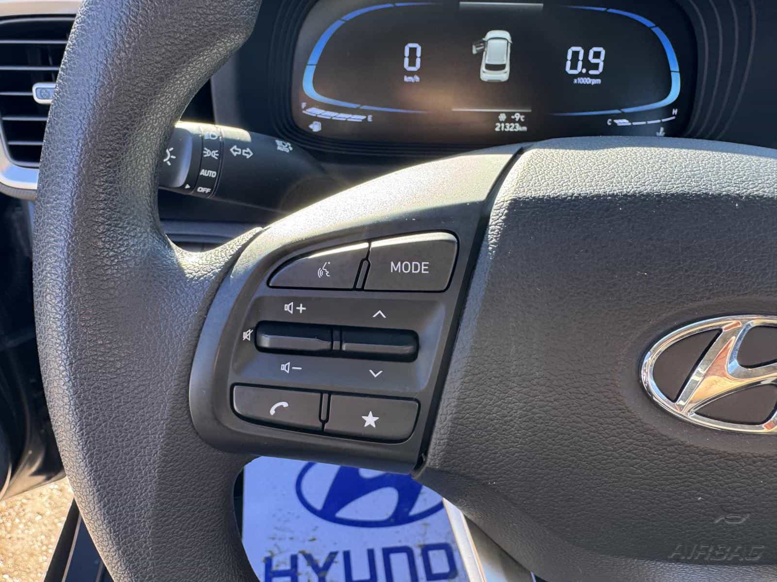 2023 Hyundai Venue Essential - Image 14