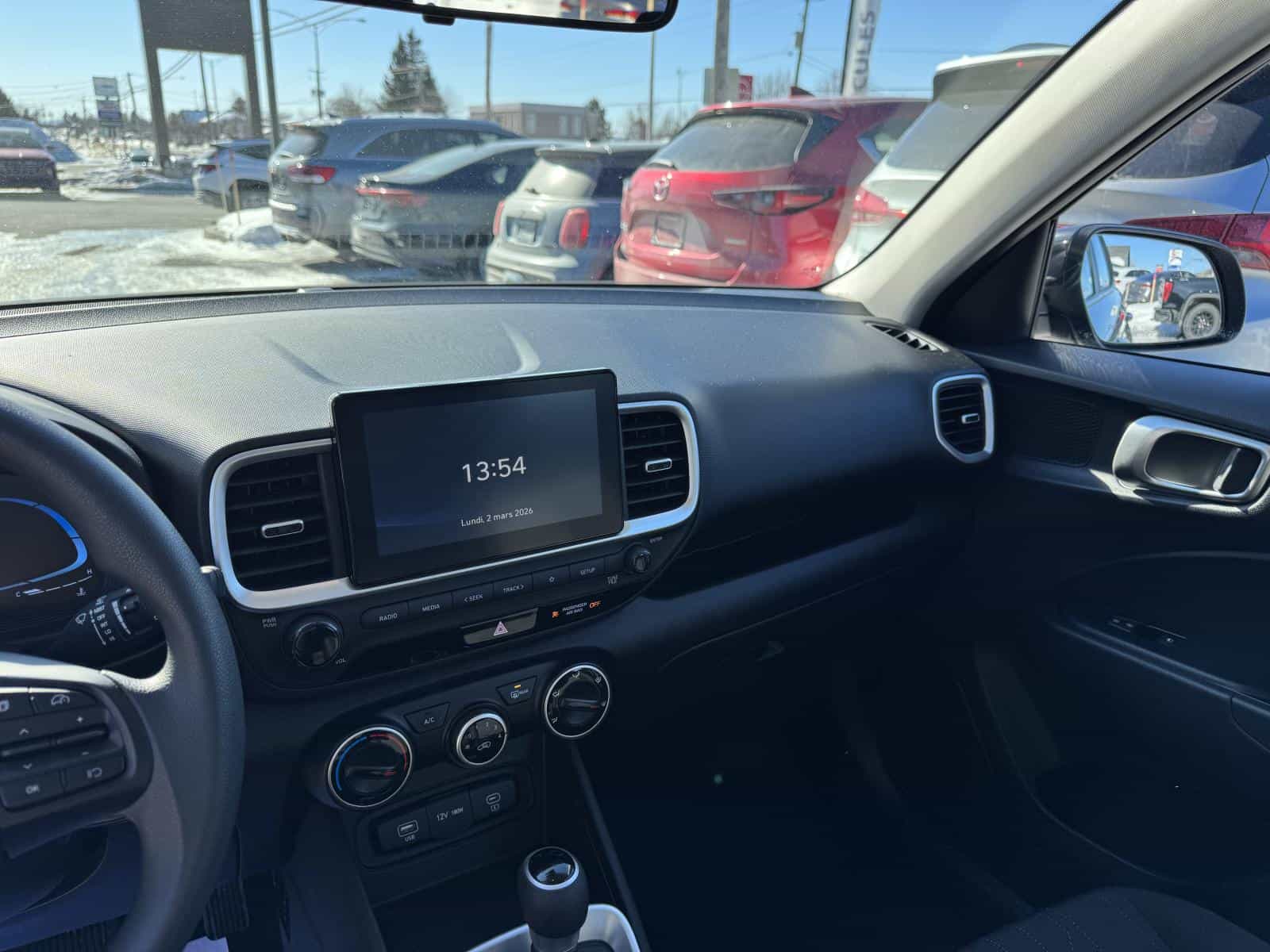 2023 Hyundai Venue Essential - Image 17