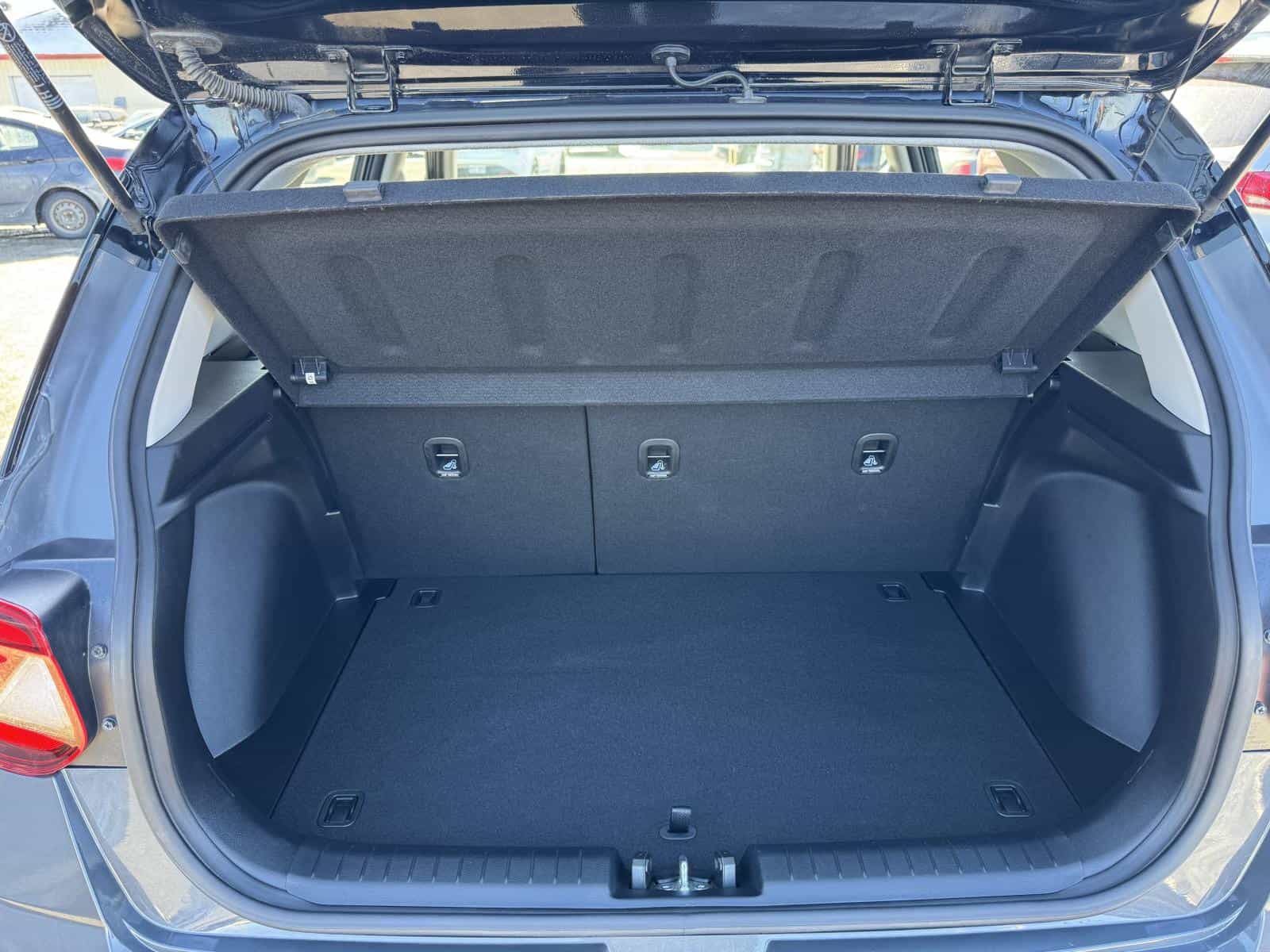 2023 Hyundai Venue Essential - Image 22