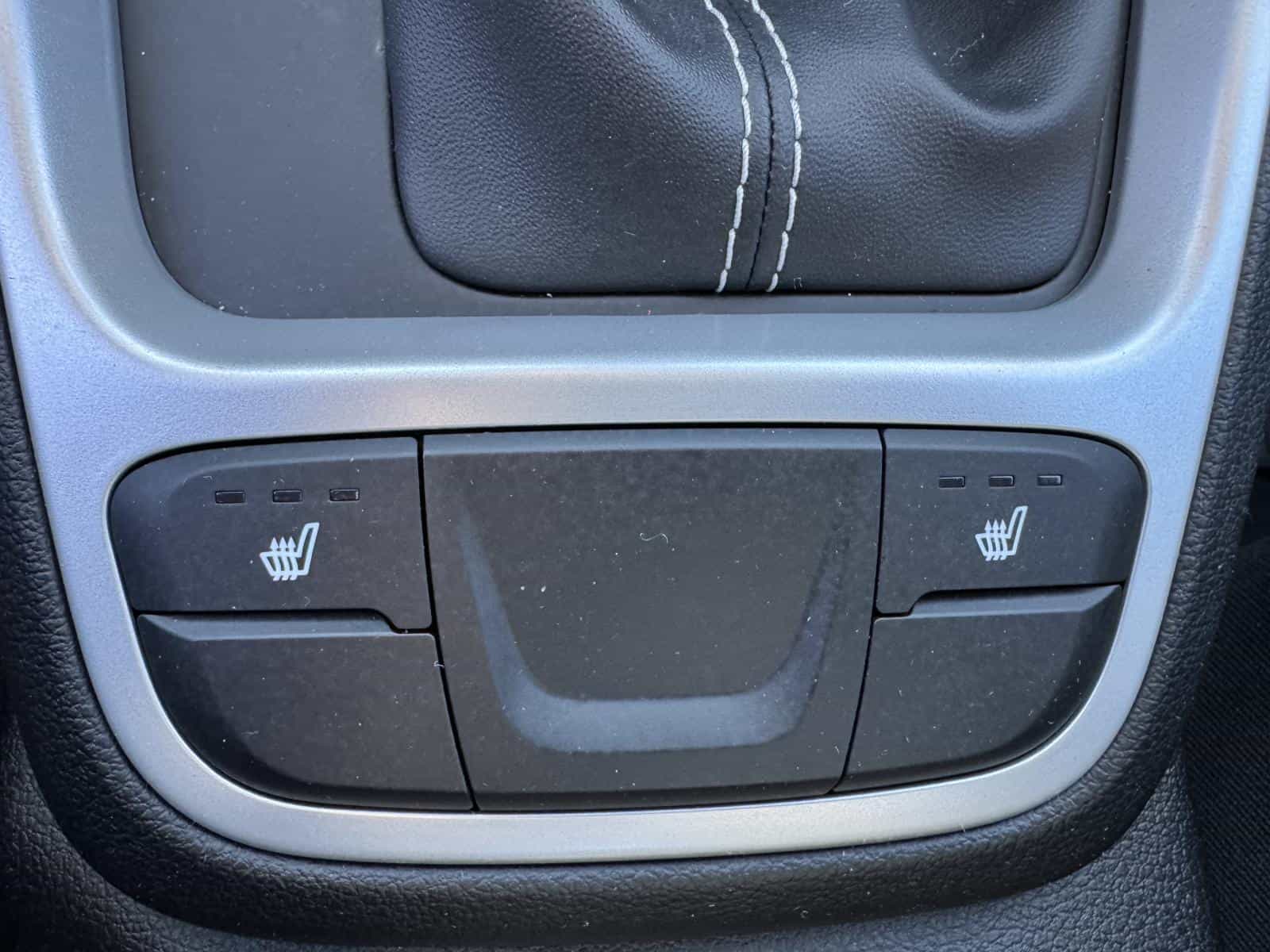 2023 Hyundai Venue Essential - Image 20