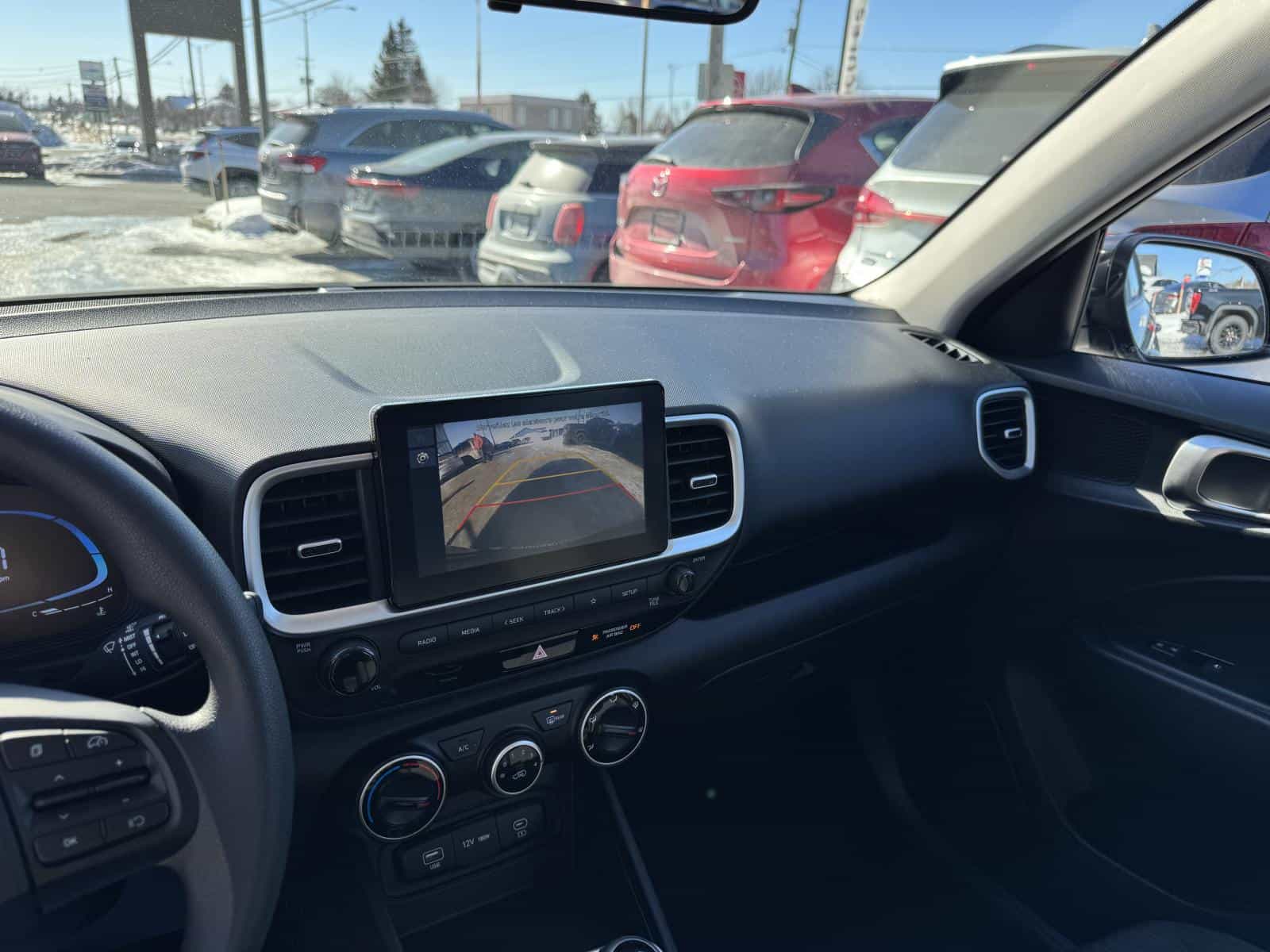 2023 Hyundai Venue Essential - Image 18