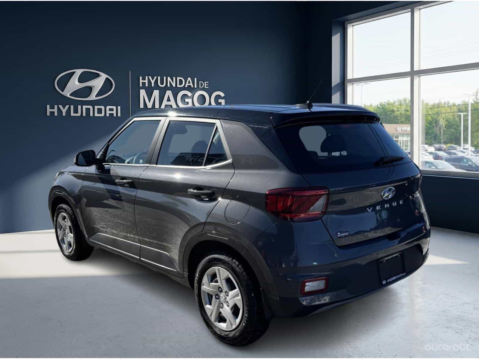 2023 Hyundai Venue Essential - Image 3