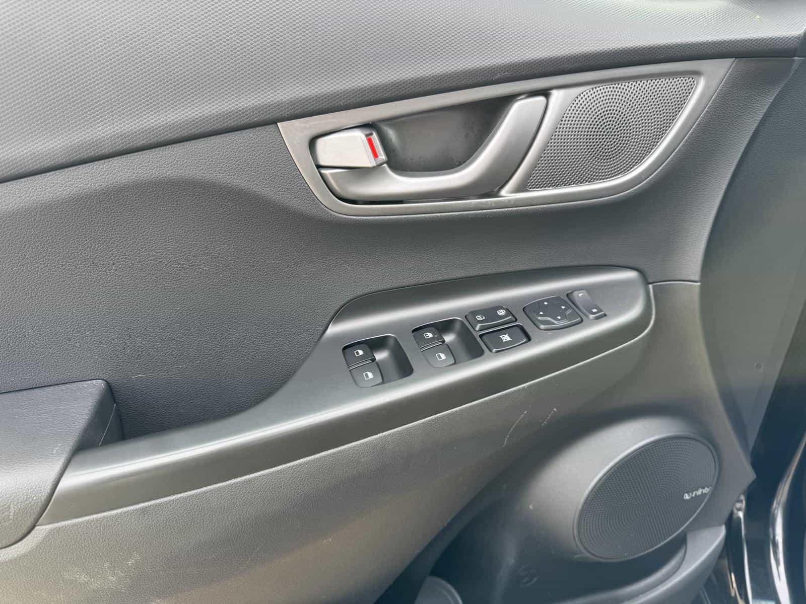 2021 Hyundai Kona EV Preferred - Image 9