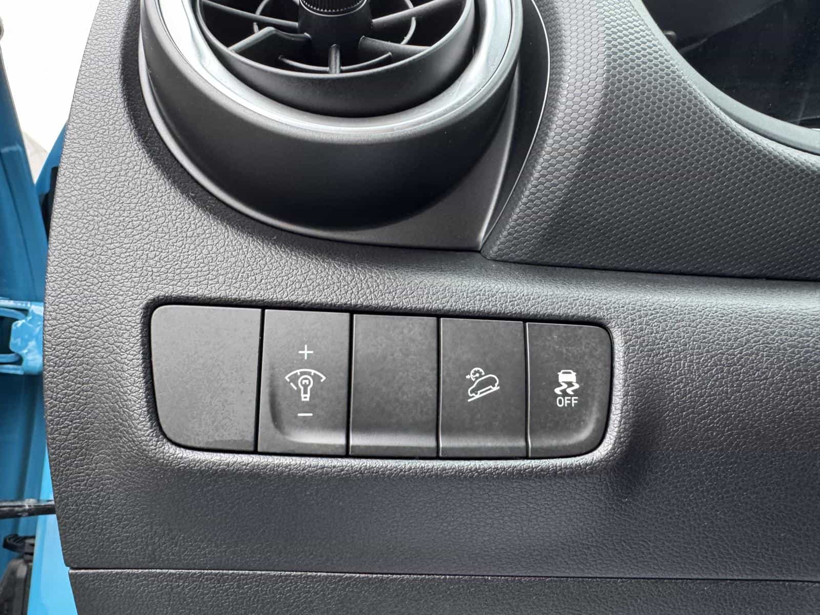 2023 Hyundai Kona Essential - Image 14