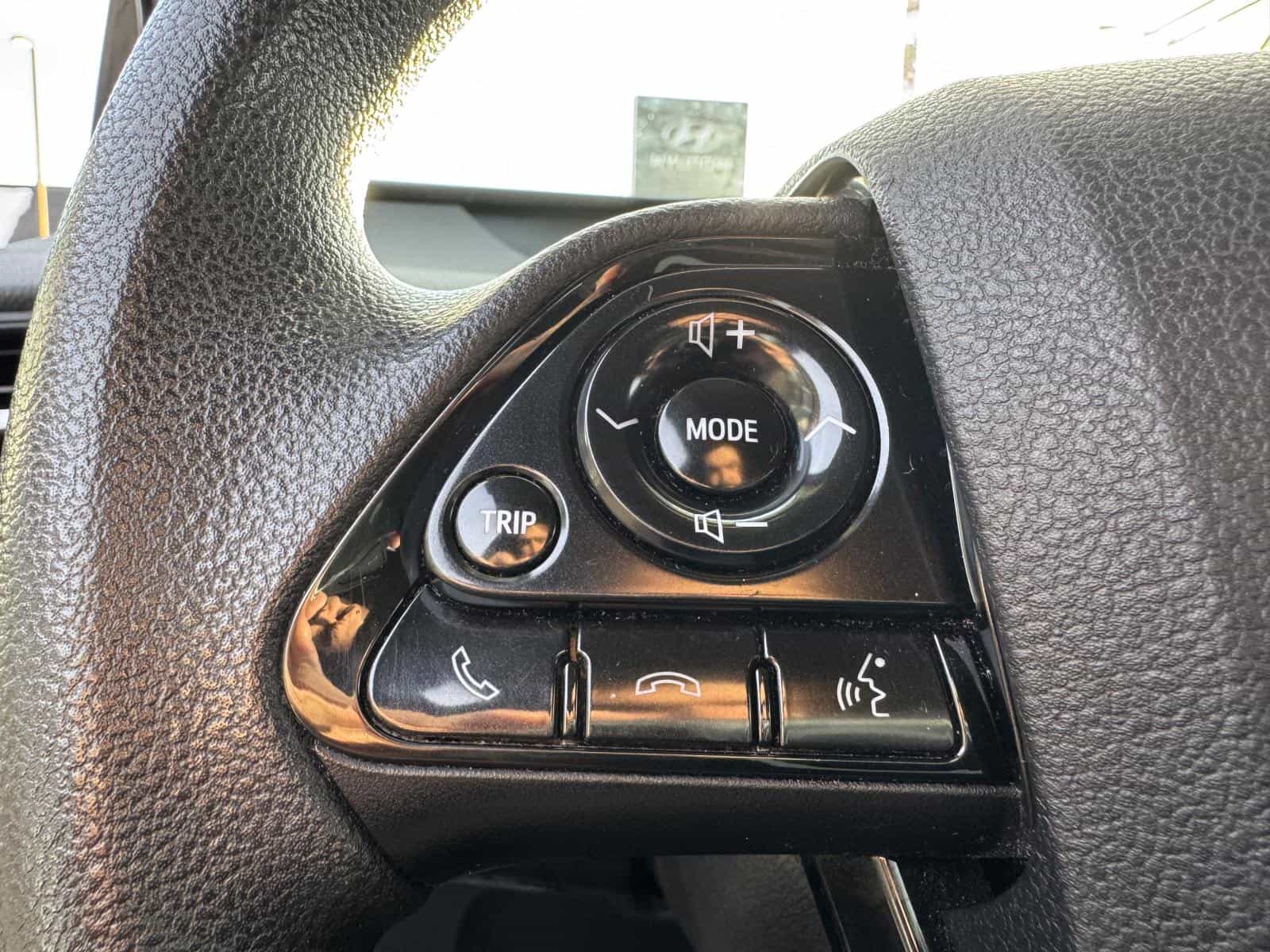 2019 Toyota Prius Technology - Image 10
