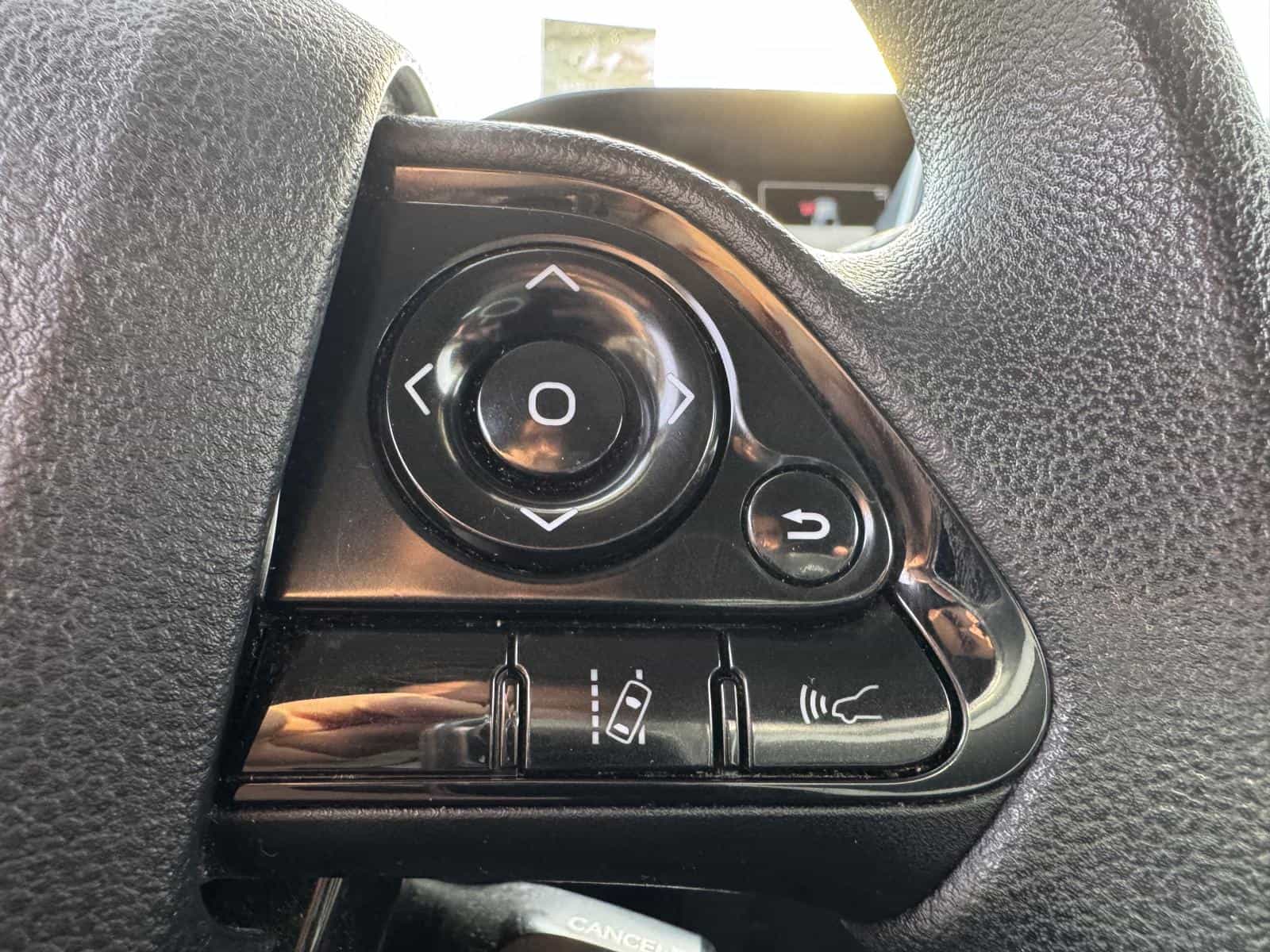 2019 Toyota Prius Technology - Image 11