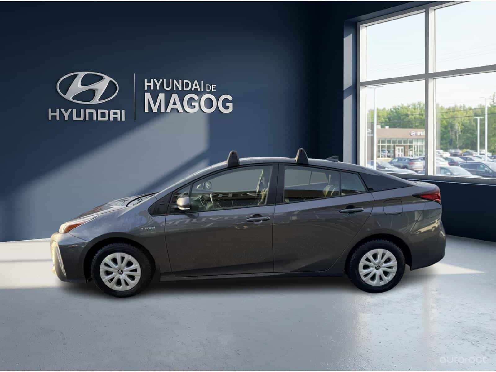 2019 Toyota Prius Technology - Image 2