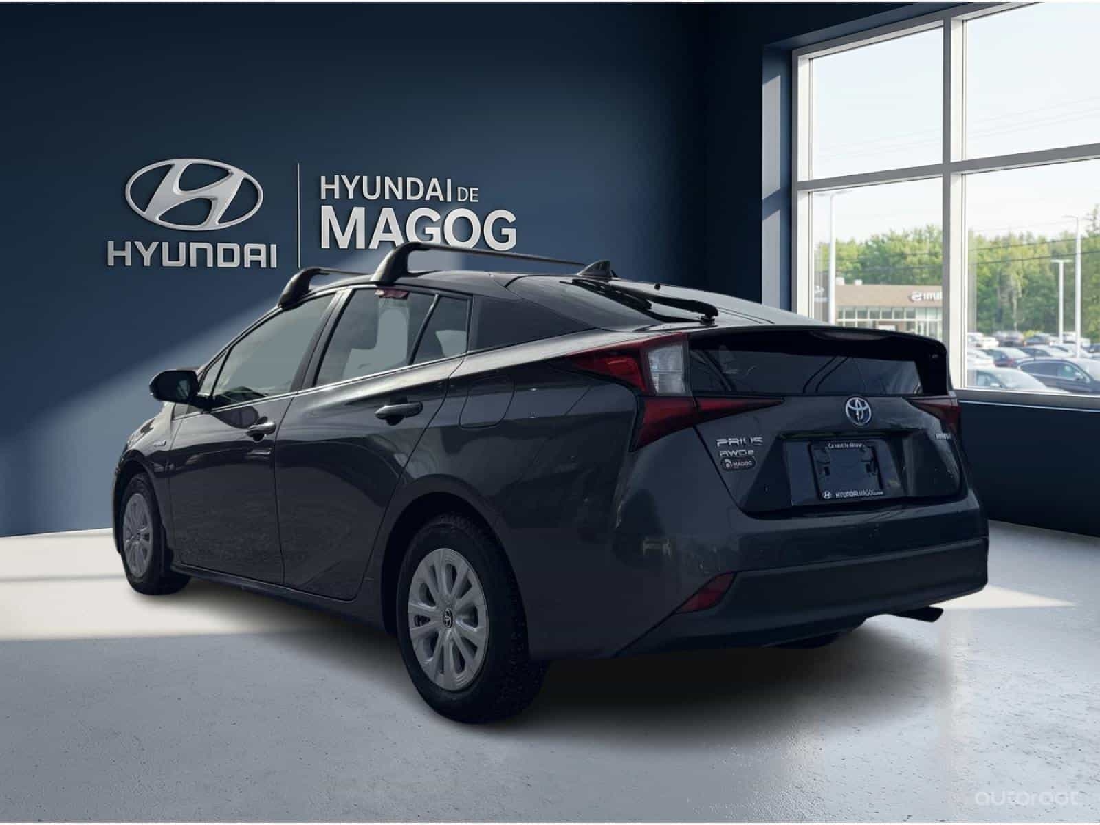 2019 Toyota Prius Technology - Image 2