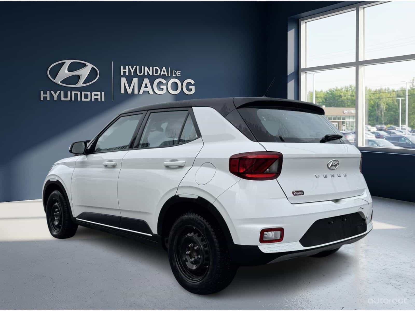 2023 Hyundai Venue Essential - Image 4