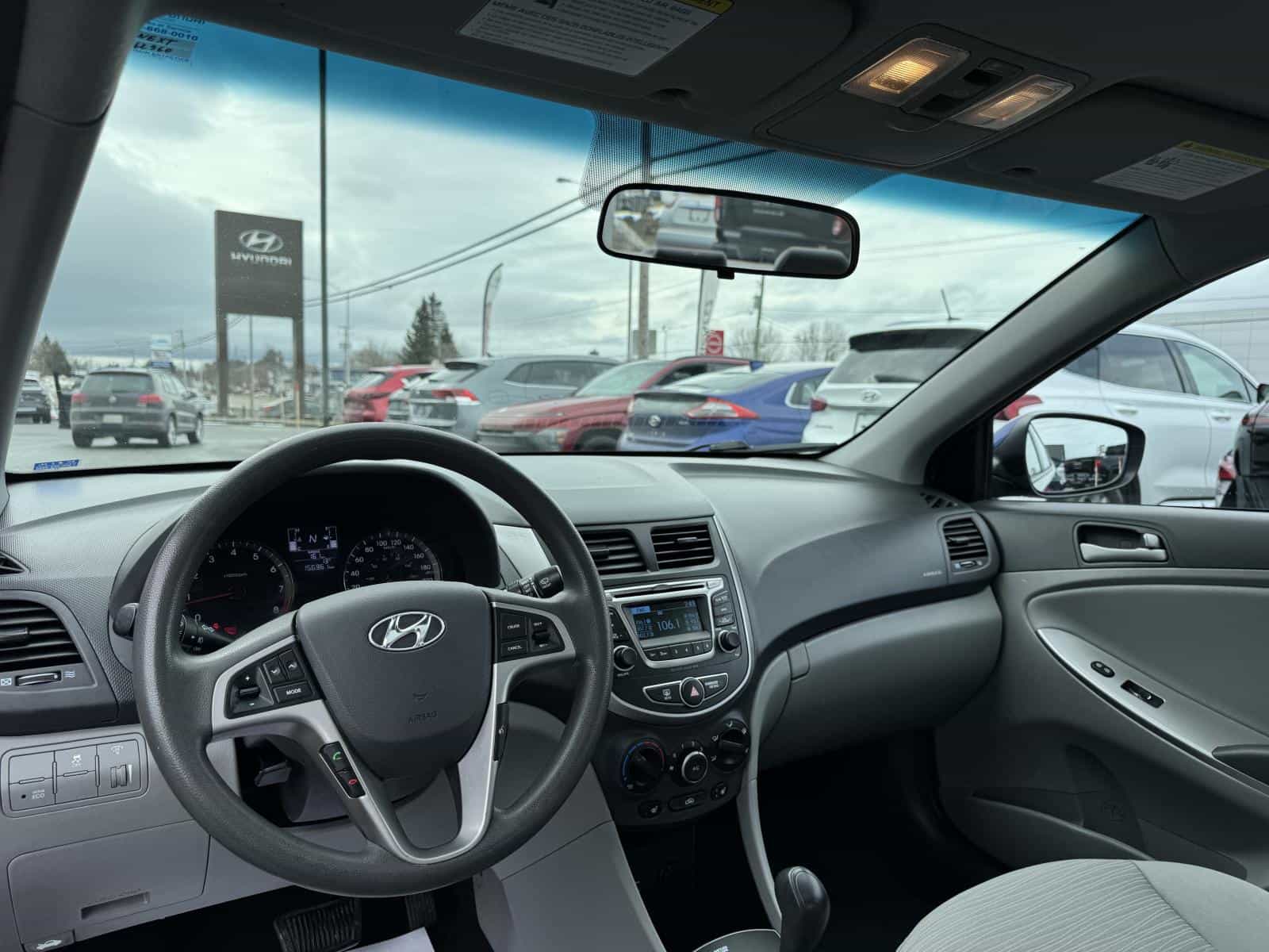 2017 Hyundai Accent SE - Image 8