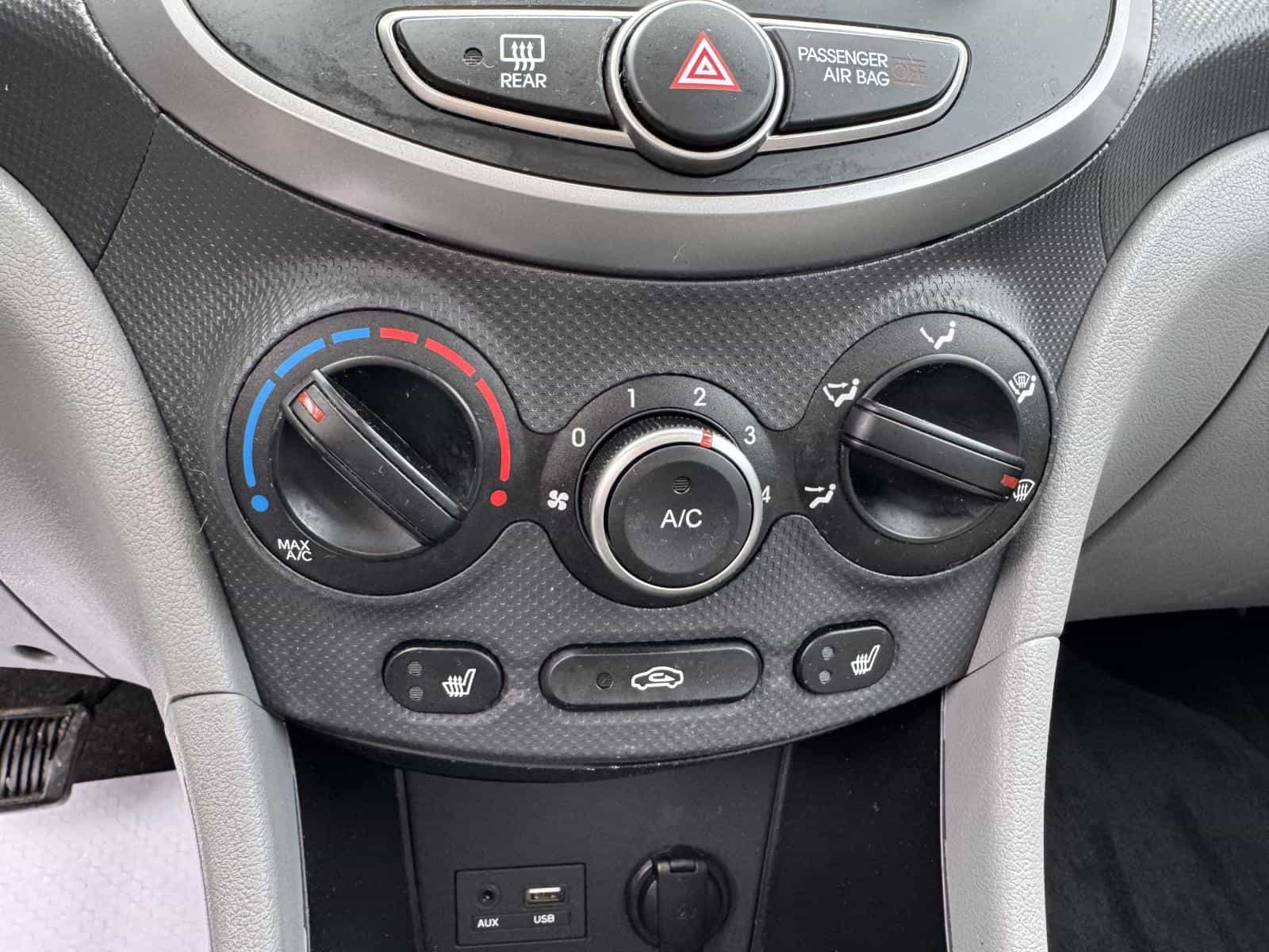 2017 Hyundai Accent SE - Image 17