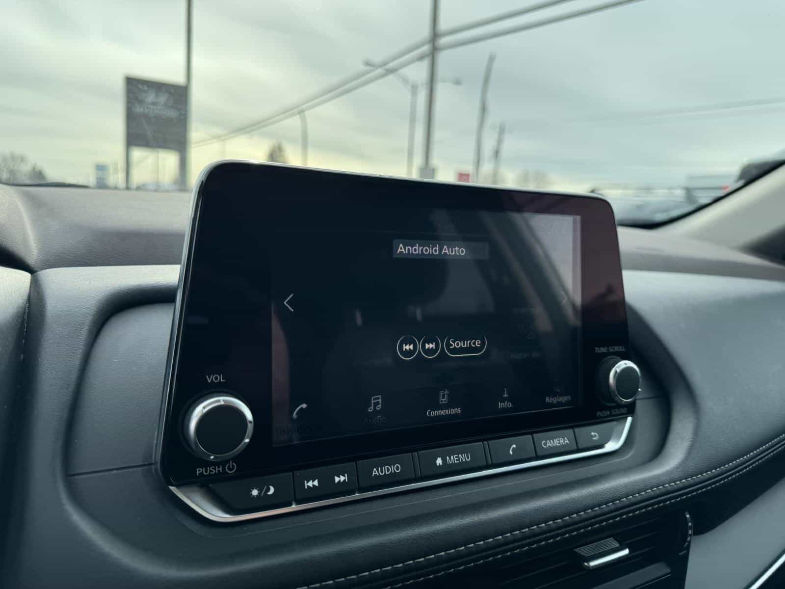 2022 Nissan Rogue S - Image 12