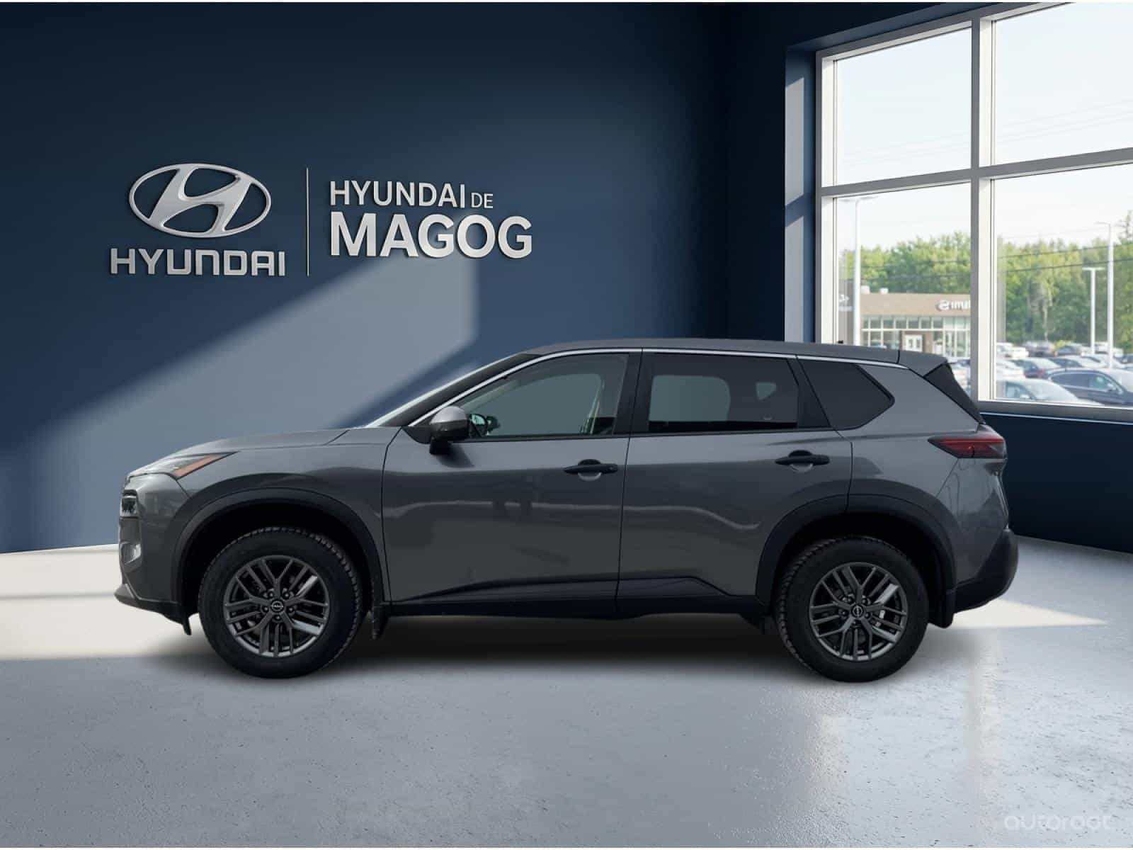 2022 Nissan Rogue S - Image 2