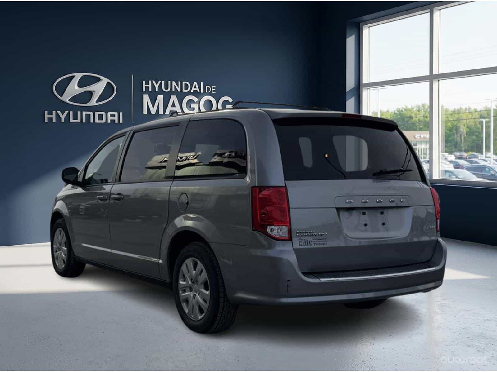 2019 Dodge Grand Caravan SXT - Image 3