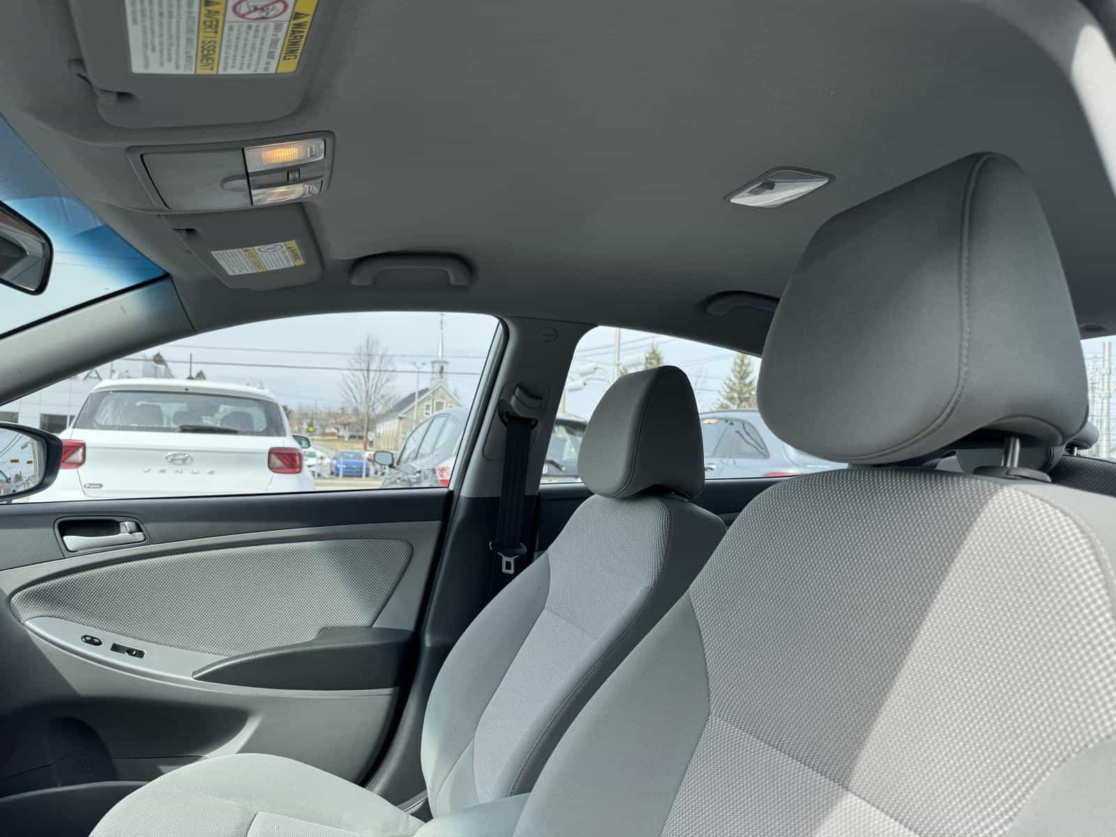 Image 10 Hyundai Accent GL 2013