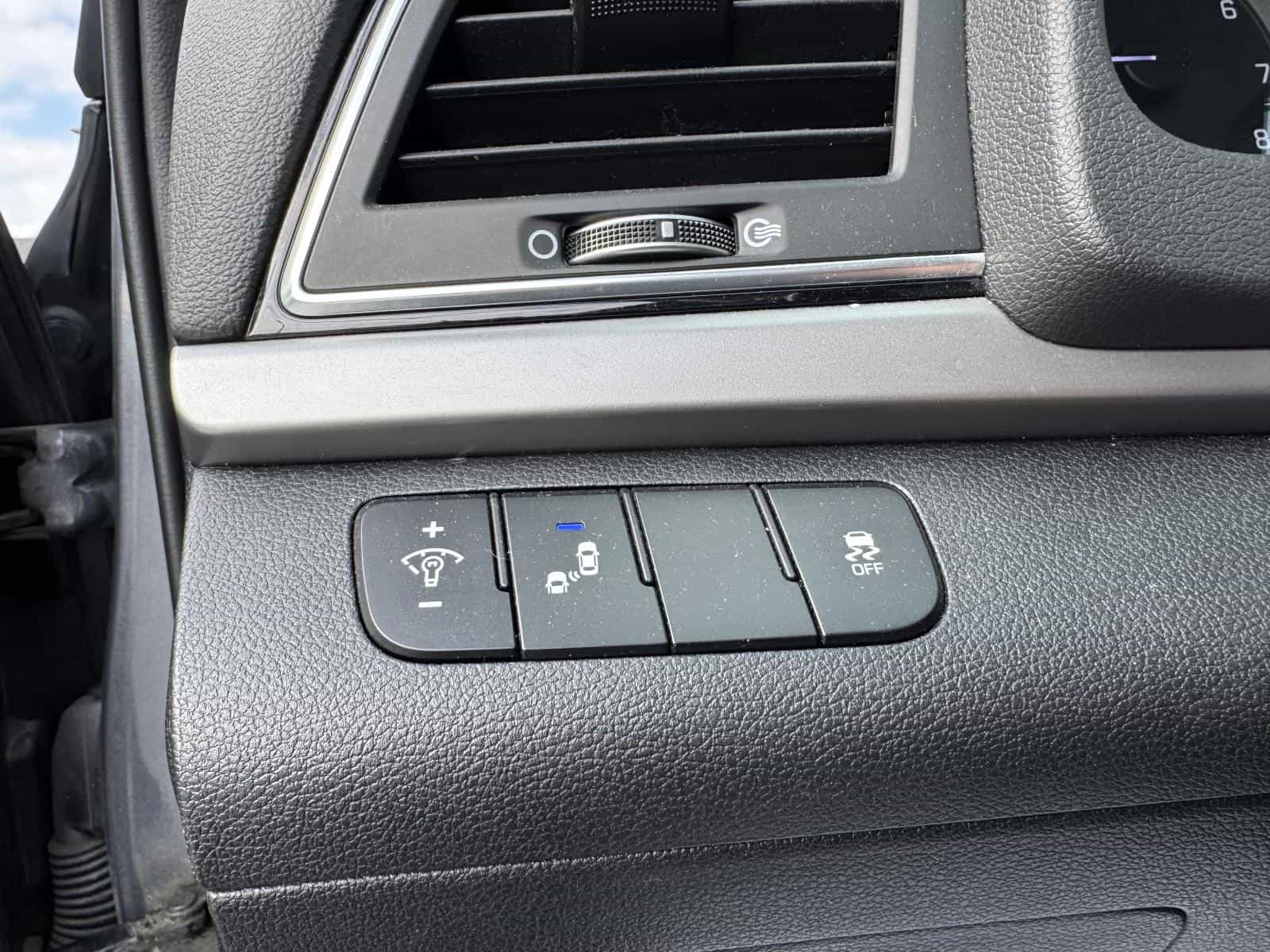 Image 11 Hyundai Elantra GLS 2017