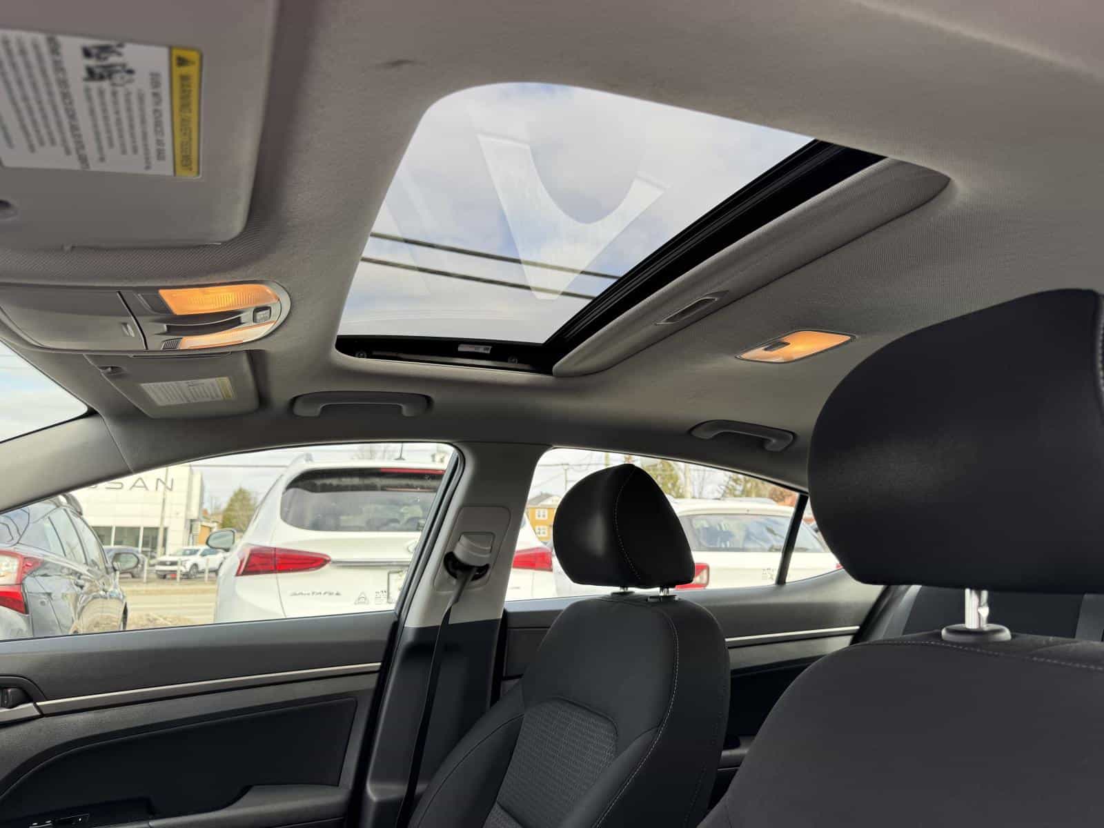 Image 9 Hyundai Elantra GLS 2017