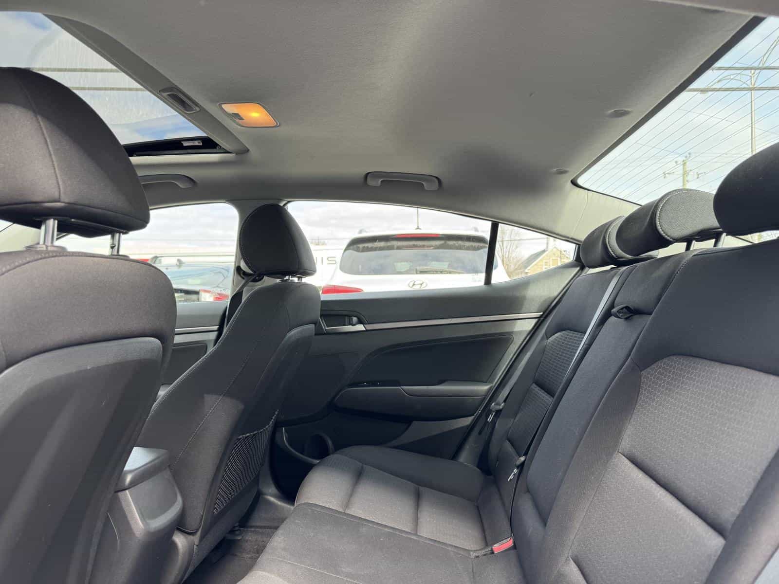 Image 19 Hyundai Elantra GLS 2017