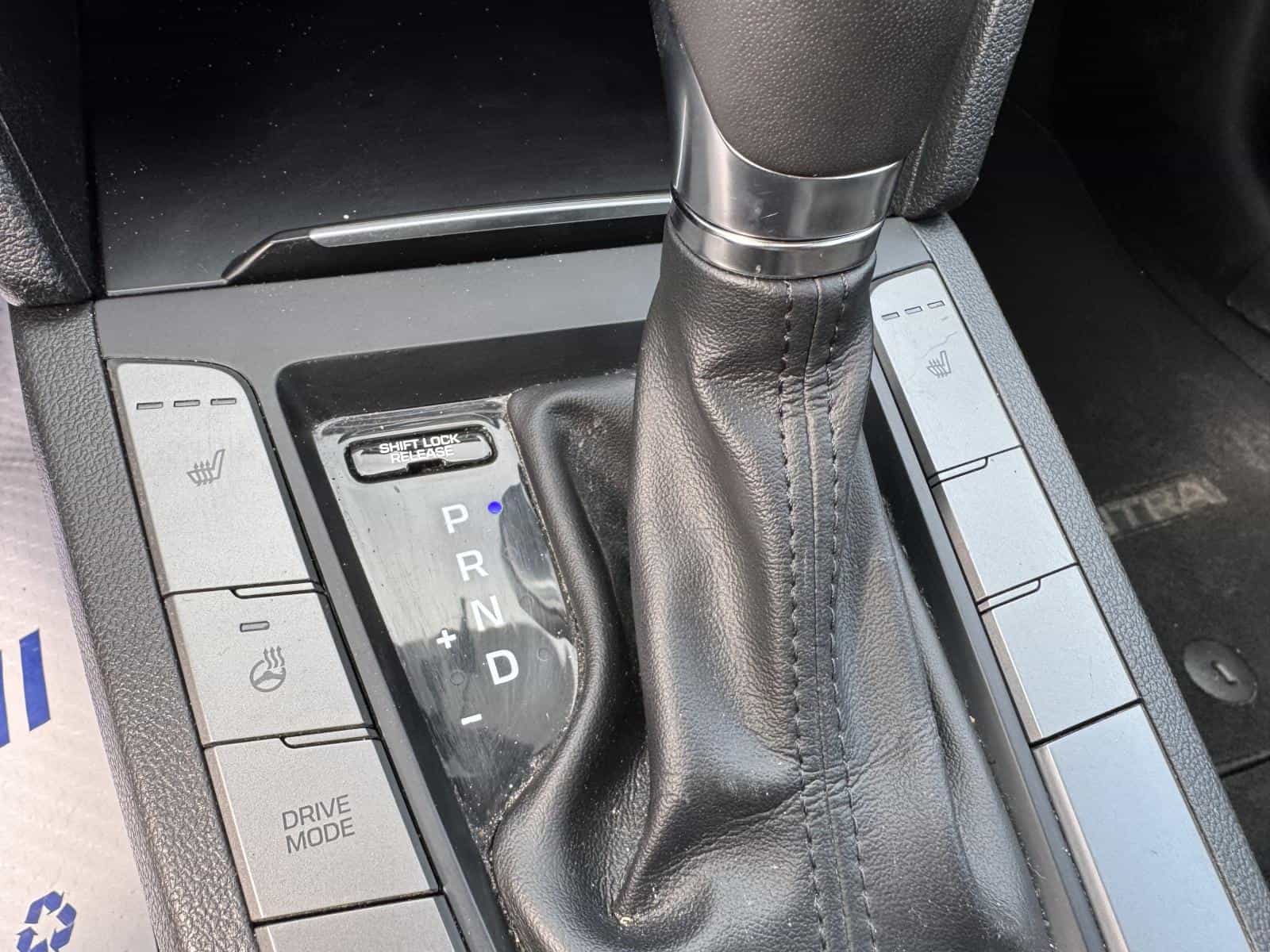 Image 18 Hyundai Elantra GLS 2017