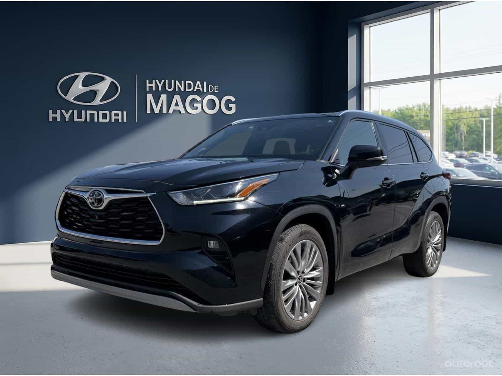 2022 Toyota Highlander Platinum - Image 1