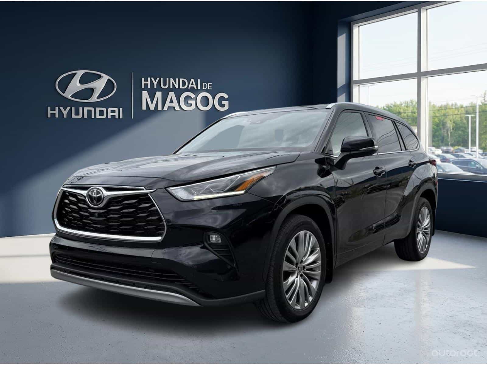 2022 Toyota Highlander Platinum - Image 1